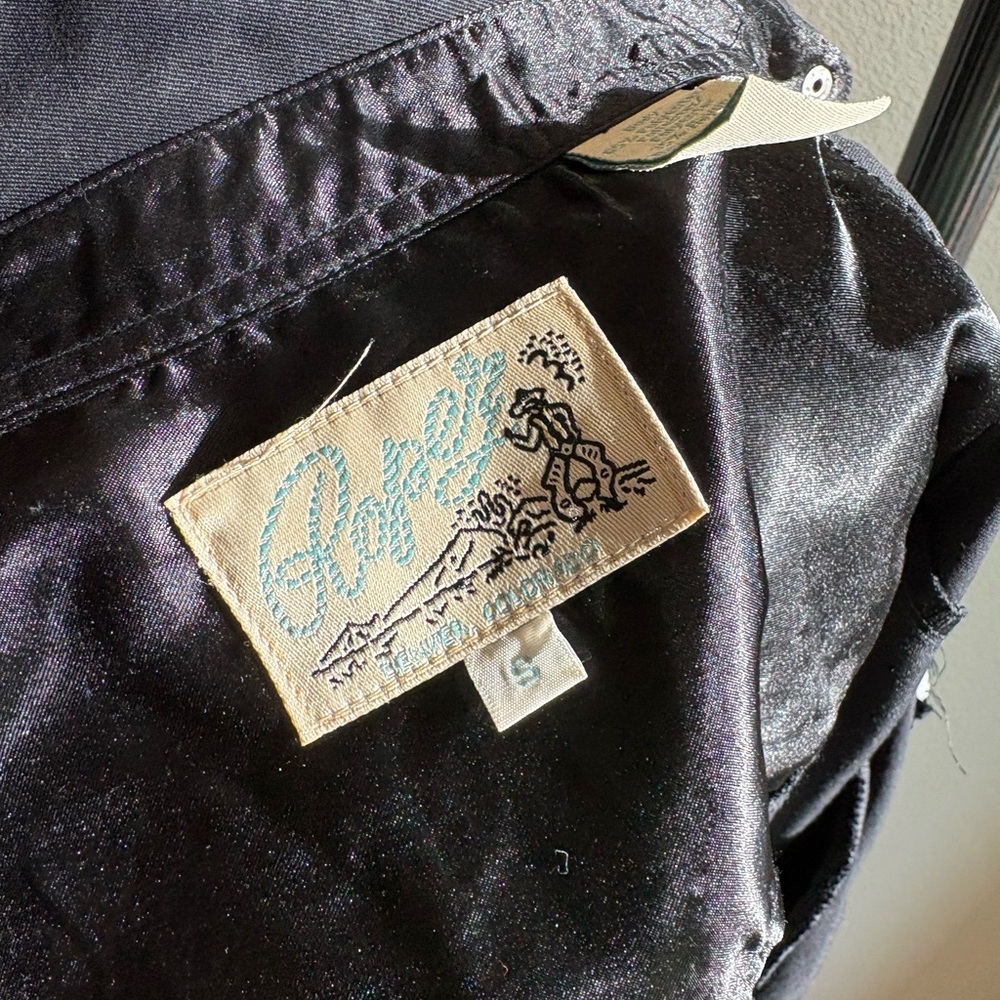 Roper Black Button-Up Shirt with Beige Embroidery🖤 - Picture 8 of 9